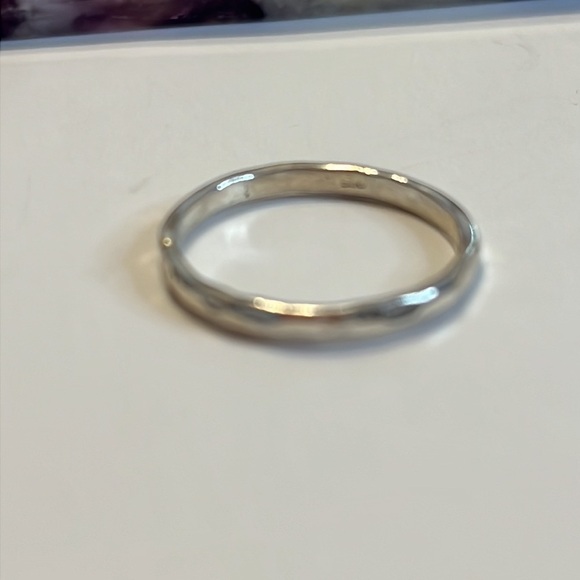 925 STERLING SILVER DAINTY HAMMERED BAND MIDI THUMB RING - Picture 8 of 8